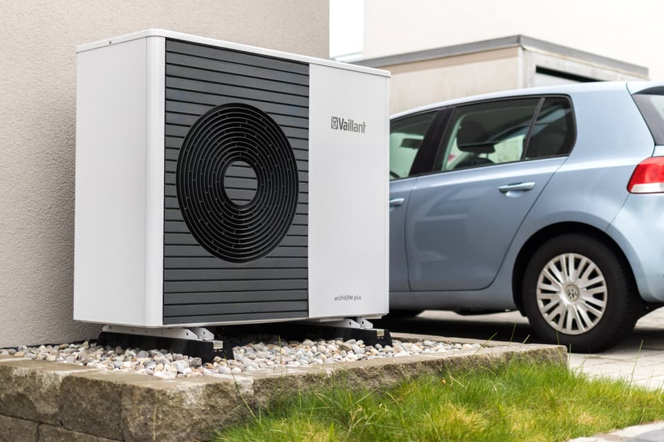 Wärmepumpe Außeneinheit (air-to-water heat pump outdoor unit)
